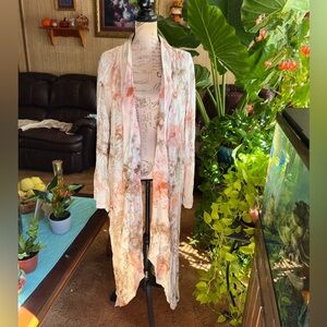Woman’s Wonderly White pink Ombré watercolor long duster cardigan.